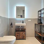 Homebase - Design Lofts Am Schloss Apartamento *