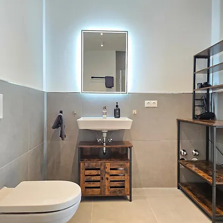 Homebase - Design Lofts Am Schloss Apartment *