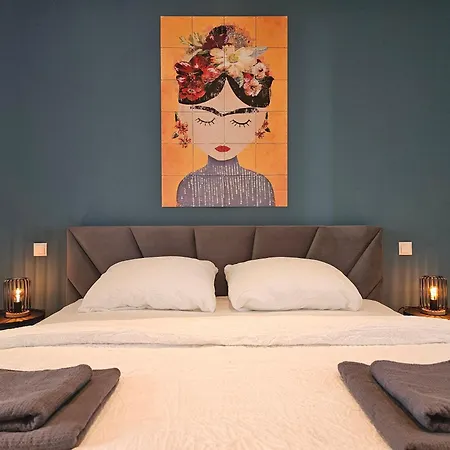 Homebase - Design Lofts Am Schloss Apartment *